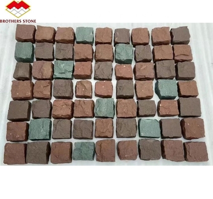 Pièces de pavés naturelles de granit chinois taillées sur mesure pour les parcs extérieurs modernes à Yunfu