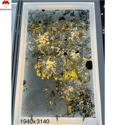 Panneau mural de pierre de quartzite brésilien translucide de granit alpin super cristallin exotique naturel rétroéclairé
