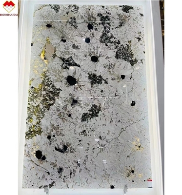 Panneau mural de pierre de quartzite brésilien translucide de granit alpin super cristallin exotique naturel rétroéclairé