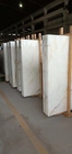 Belle dalle blanche éclairée à contre-jour populaire de pierre d'onyx pour le plancher/mur/partie supérieure du comptoir