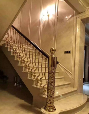 Les escaliers marchent la tuile de dalle de pierre de marbre adaptée aux besoins du client par usine d'étape et de taille de la Chine de canalisations verticales