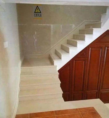 Les escaliers marchent la tuile de dalle de pierre de marbre adaptée aux besoins du client par usine d'étape et de taille de la Chine de canalisations verticales