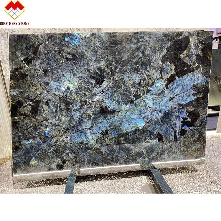 Grande dalle de luxe émeraude bleu Onyx marbre du Brésil pour une table transparente