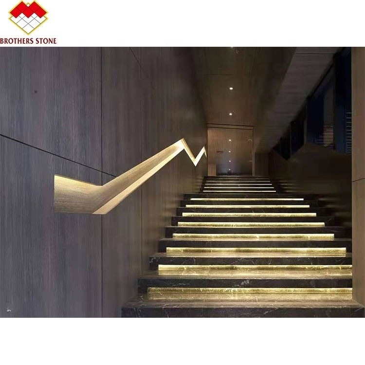 Couverture d'escalier en pierre naturelle de marbre intérieur avec taille personnalisée et fonction anti-dérapant